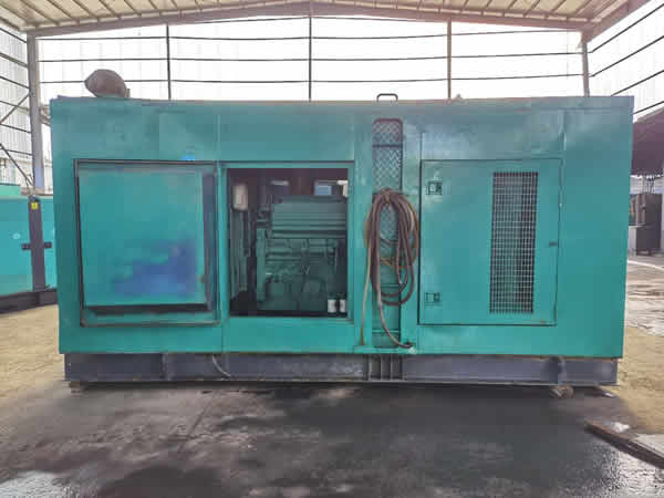 鈦科光電300KW發(fā)電機(jī)保養(yǎng)